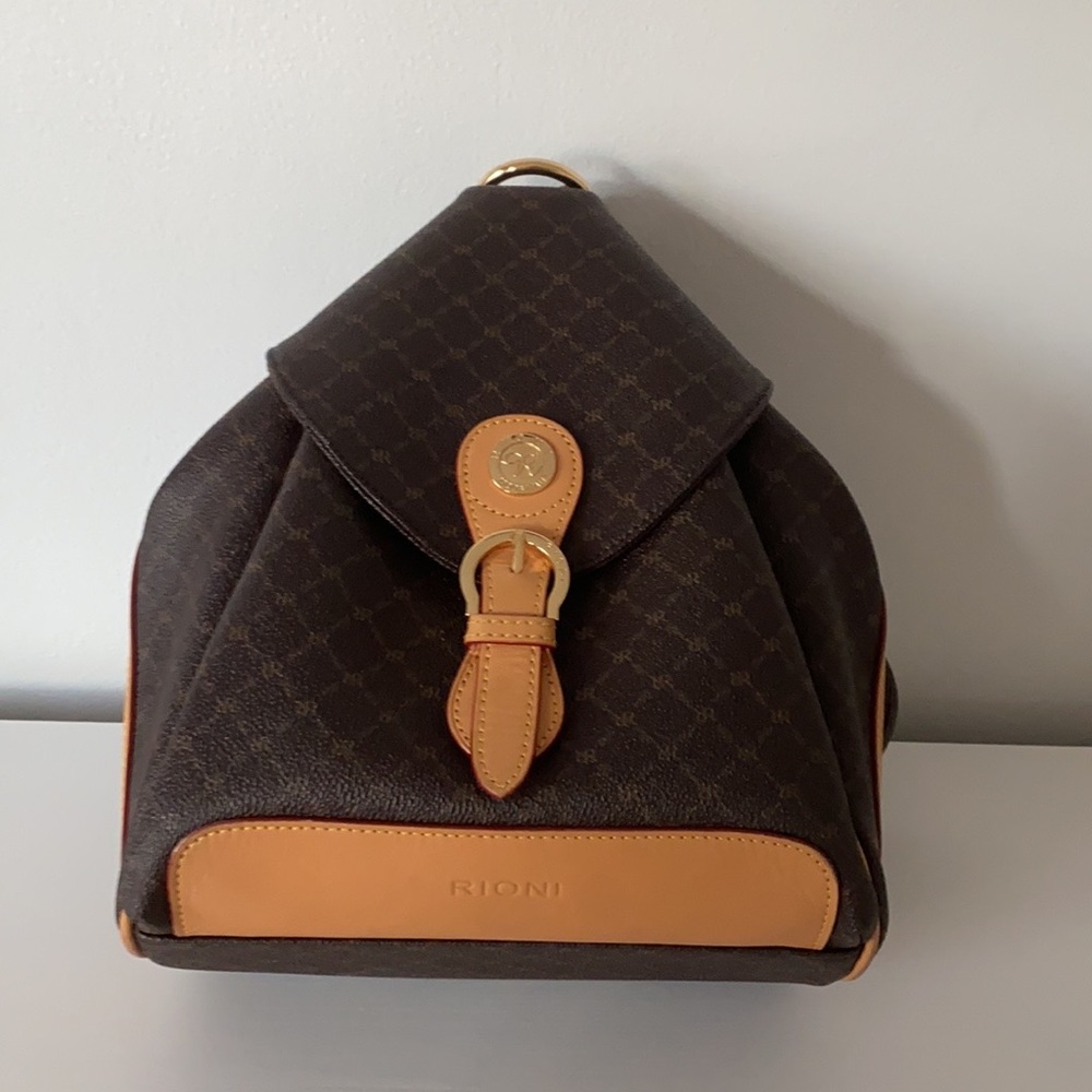ZIPPER STRAP BACKPACK
